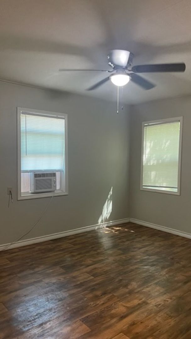 Building Photo - 2 bedroom home available- NO HUD!