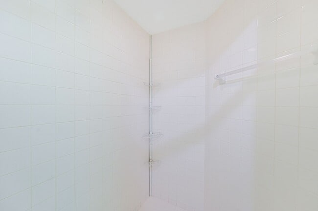 Building Photo - NOW AVAILABLE - First Floor Condo with 1 Car Garage in Eagle Ridge!