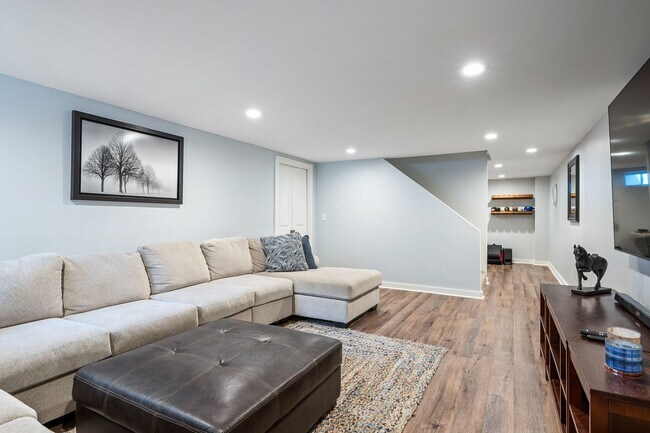 Building Photo - Charming St. Matthews Ranch