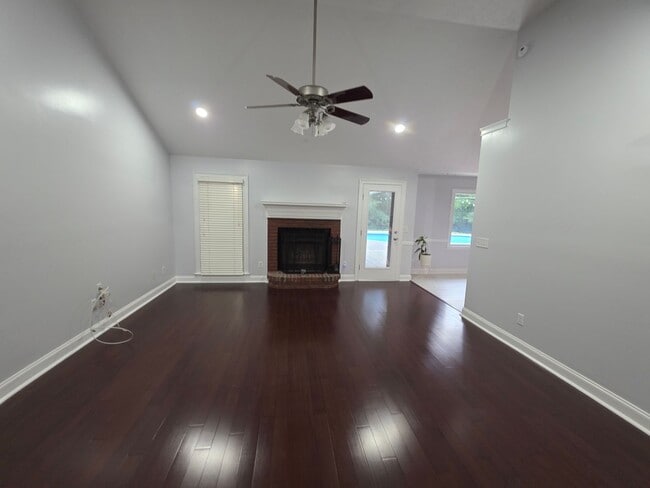 Building Photo - Beautiful Single Family Home