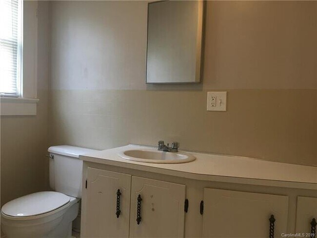 Building Photo - Rental Home-Morganton