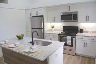 Interior Photo - One Hundred Avon