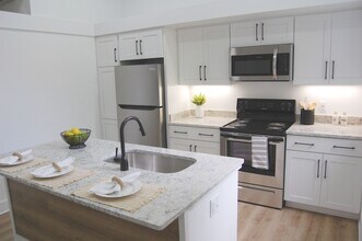 Interior Photo - One Hundred Avon
