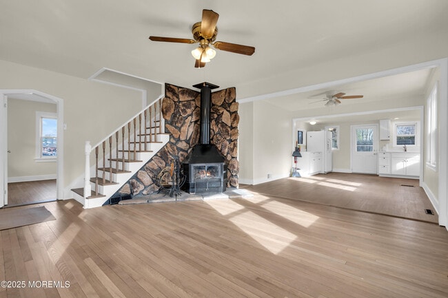 Building Photo - 2061 Lakewood Rd