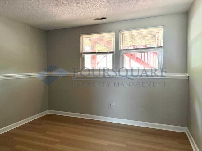 Building Photo - Cozy 4-Bed / 2-Bath Home with Main-Level Bedrooms, Large Backyard & Corner Lot , Near Shelley Lake