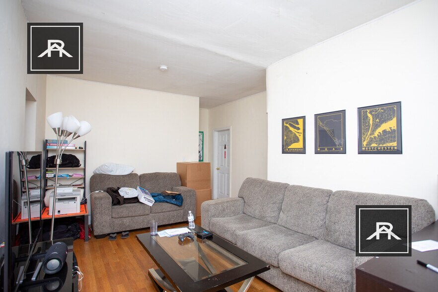 Building Photo - 316 St Paul St