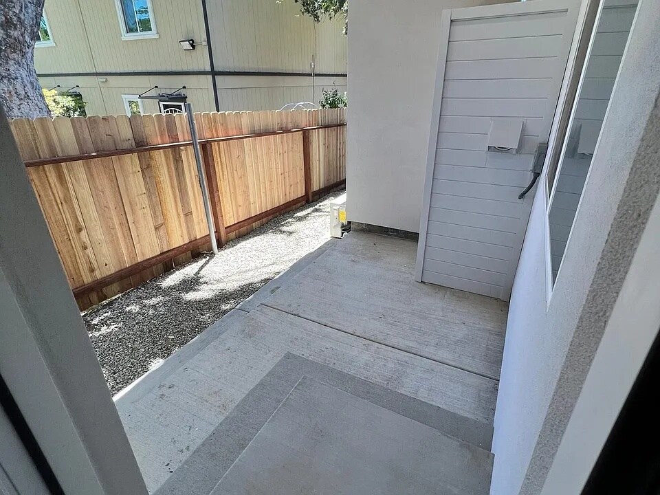 Building Photo - 4434 San Juan Ave