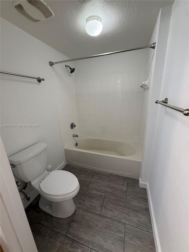 Building Photo - 2500 Centergate Dr