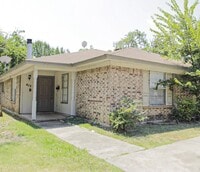 Building Photo - 412 Hollandale Cir
