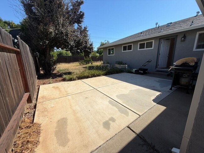 Building Photo - Fully Furnished 3BR/2BA Sacramento Home |  Flexible 3–12 Month Leases