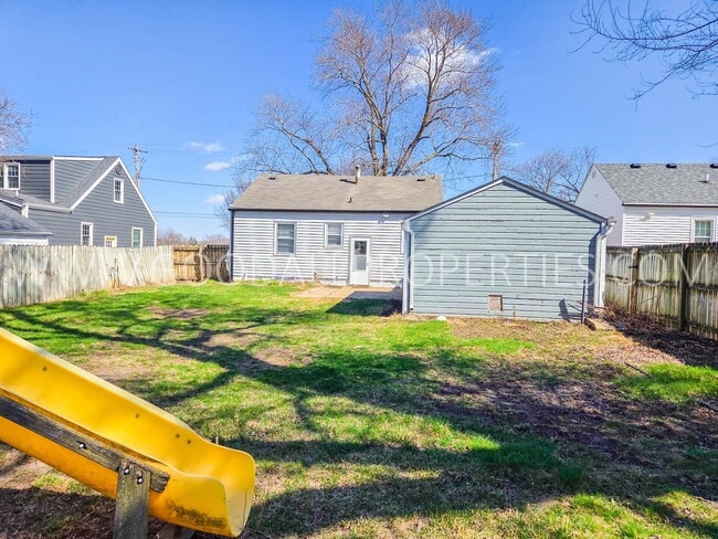 Building Photo - Charming 2 bedroom 1 bath home in Beaverdale area!