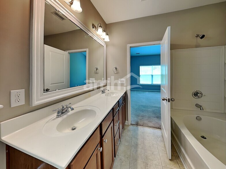 Building Photo - 4506 Cardinal Grove Blvd