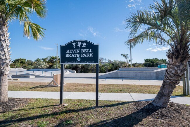 Building Photo - The Gypsy Rose @ 4502 E Oak Island Dr