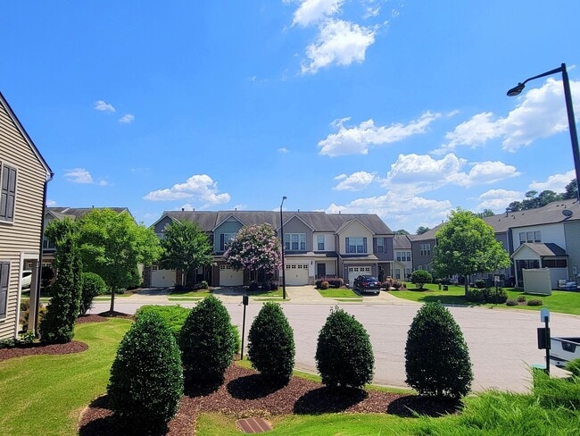 Building Photo - 104 Brier Crossings Loop
