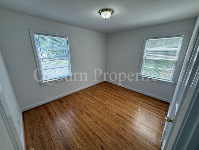 Building Photo - 144 Lawndale Dr