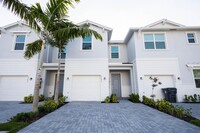 Building Photo - Flannigan Way, Lake Worth, FL 33463 - 3 BR...