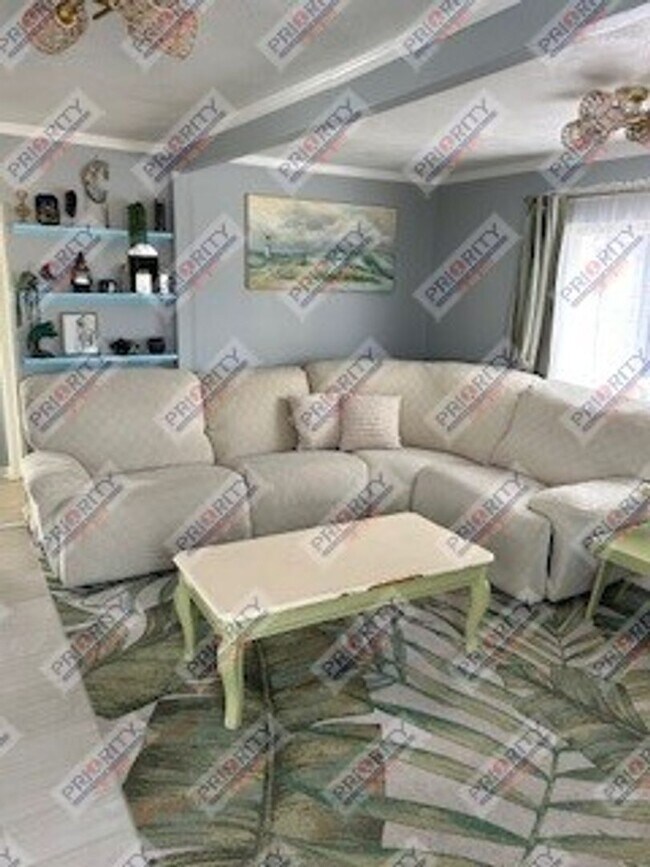 Building Photo - Charming Downtown House For Rent