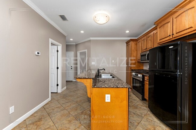 Building Photo - 3 Bed 2.5 Bath Townhome in West Mobile