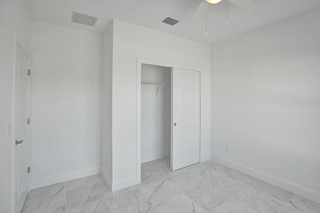 Building Photo - Gorgeous Brand New 3 Bedroom 2 Bath (2-story) Townhouse in Deerfield Beach