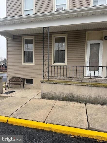 Building Photo - 100 S Park St