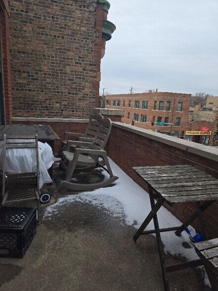 Building Photo - 2755 W Augusta Blvd