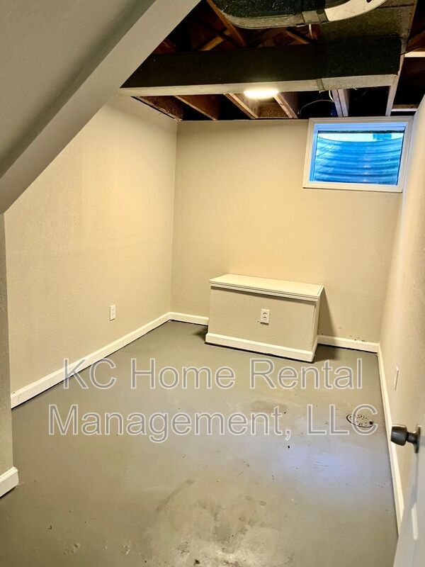 Building Photo - 4514 Monroe Ave