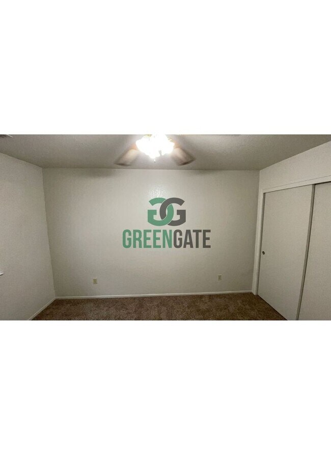 Building Photo - 3517 Woodglen Dr