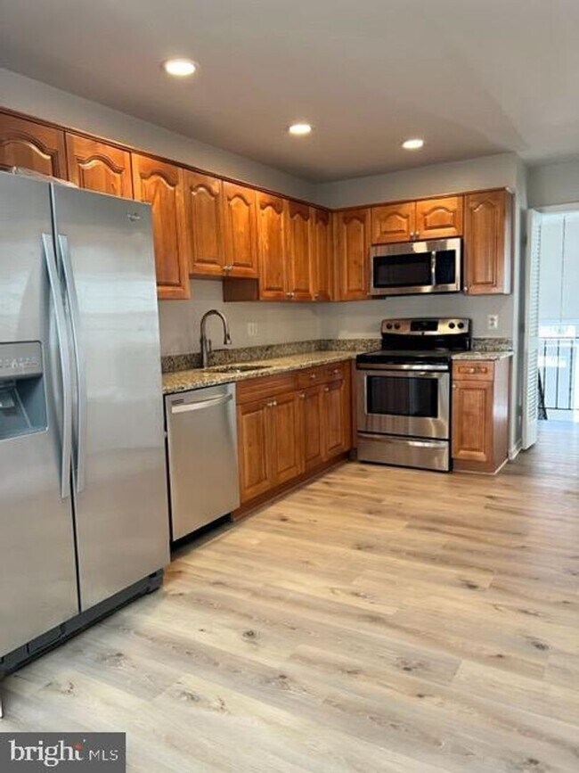 Building Photo - 9112 Cascus Dr