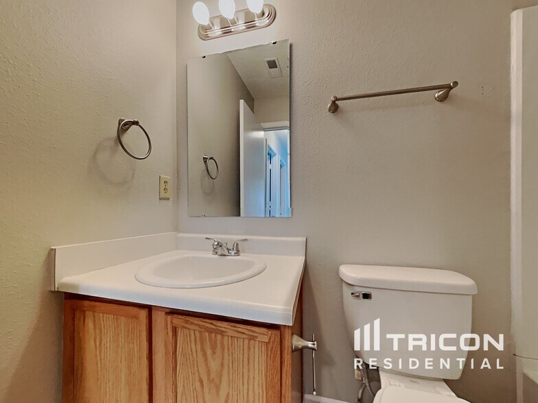Building Photo - 9190 Amberleigh Dr