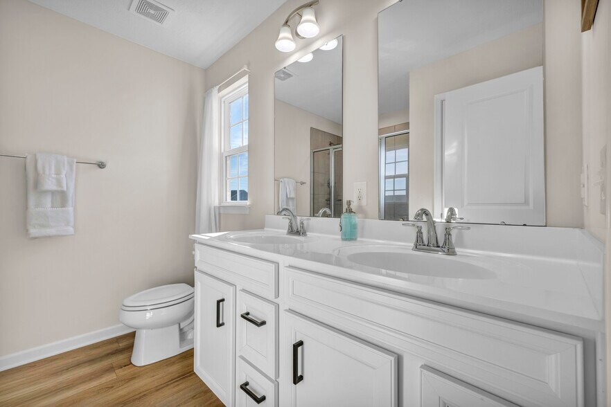 Building Photo - 1117 Kadas Ln