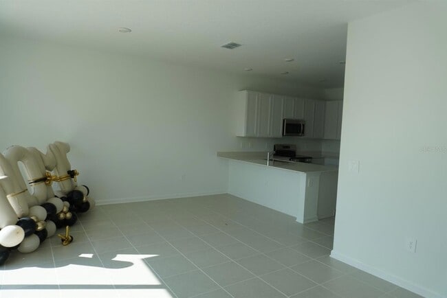 Building Photo - 2700 Skyline Lp