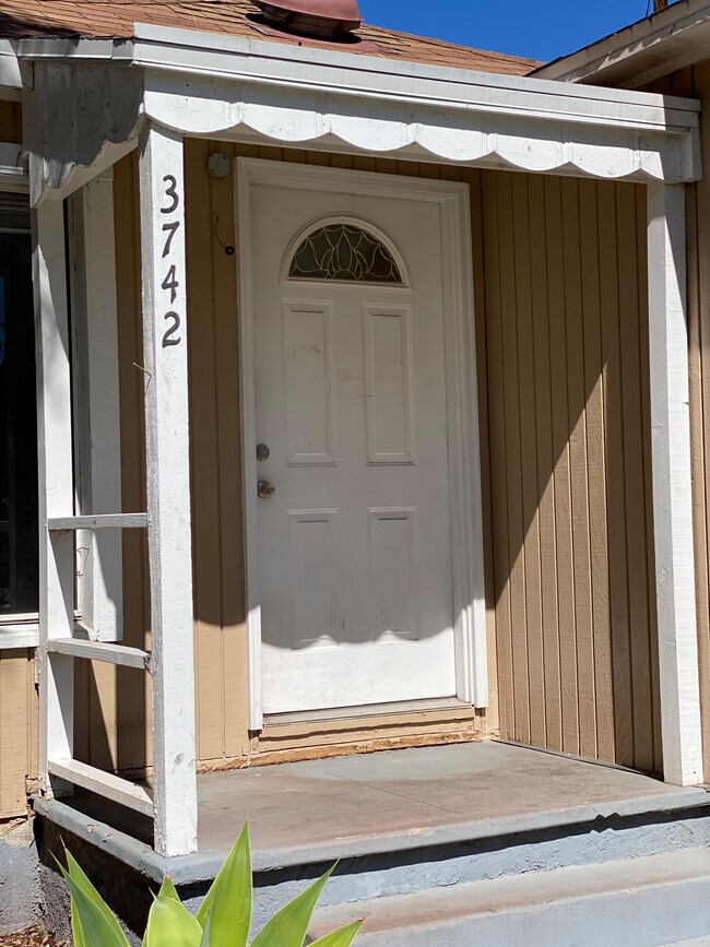 Building Photo - 3742 Harris St