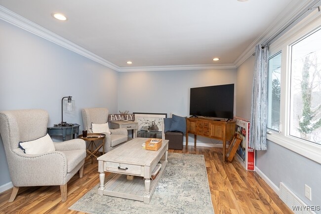 Building Photo - 1090 Stolle Rd