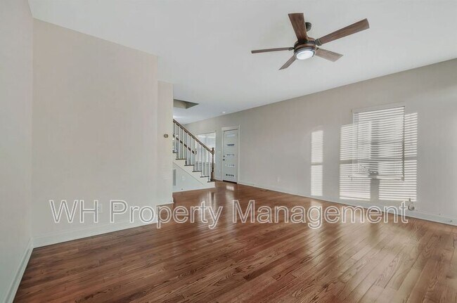 Building Photo - 123 Berry St