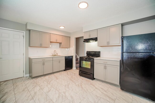 Building Photo - 1571 Kerryglen Dr
