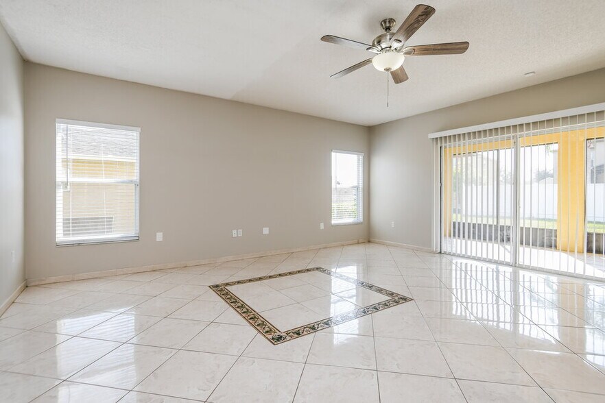 Building Photo - 4560 Ficus Tree Rd