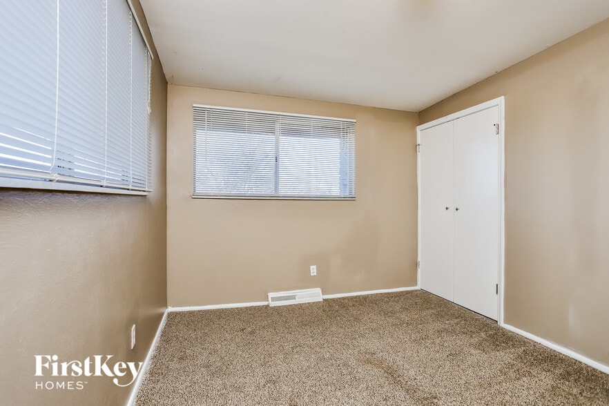 Building Photo - 31 Delores Dr