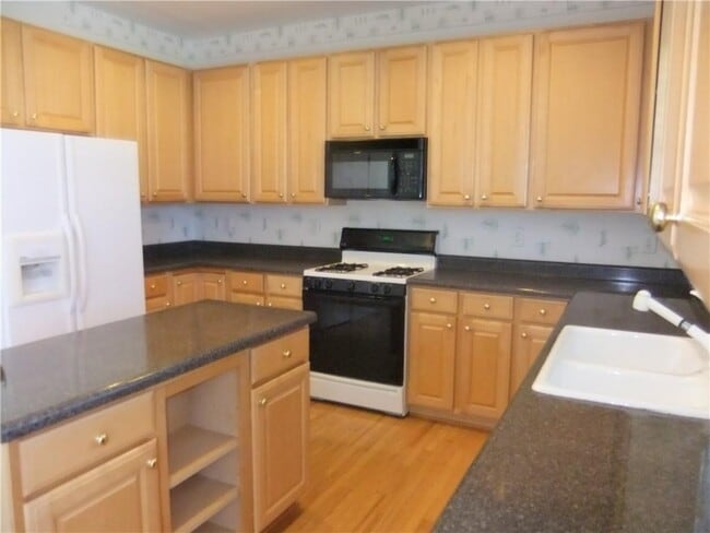 Building Photo - 2745 Niblick Way