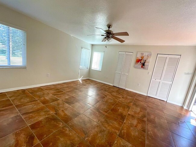 Building Photo - 2671 Sabal Springs Cir