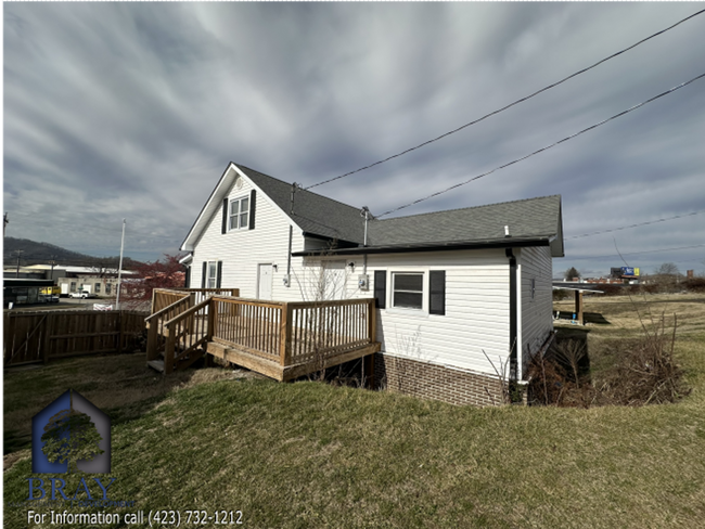 Primary Photo - 733 E Sullivan St