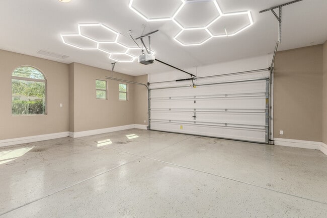 Building Photo - 2972 E Shannon St