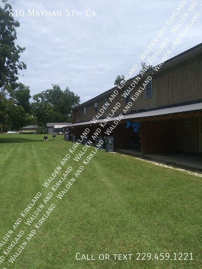 Building Photo - 810 Mayhan St