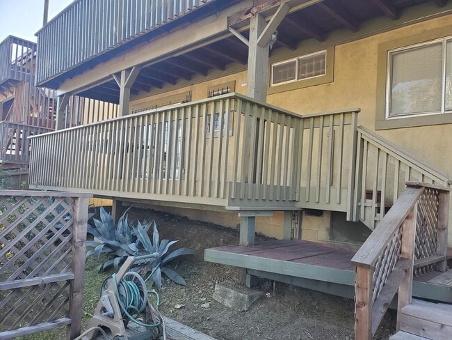 Building Photo - Nice 3 bedroom 2 bathroom Home