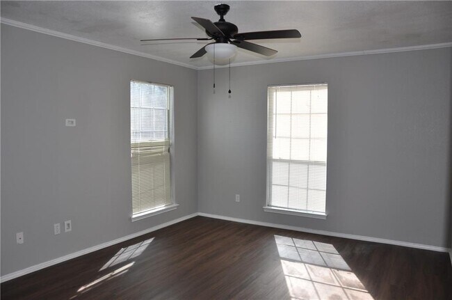 Building Photo - 1704 Parkfield Cove
