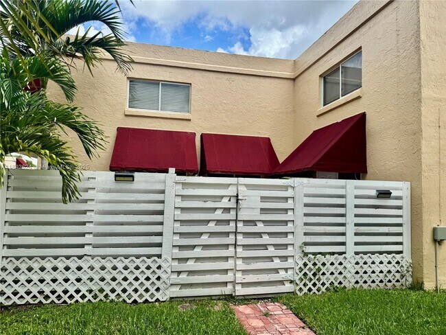Building Photo - 14346 SW 96th Ln