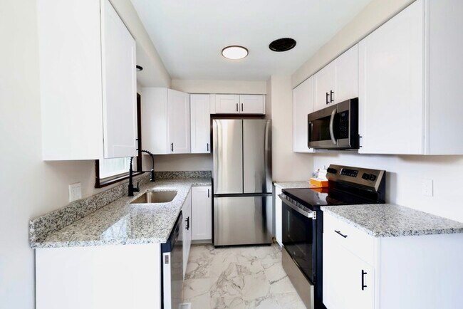 Building Photo - 2076 Congo St