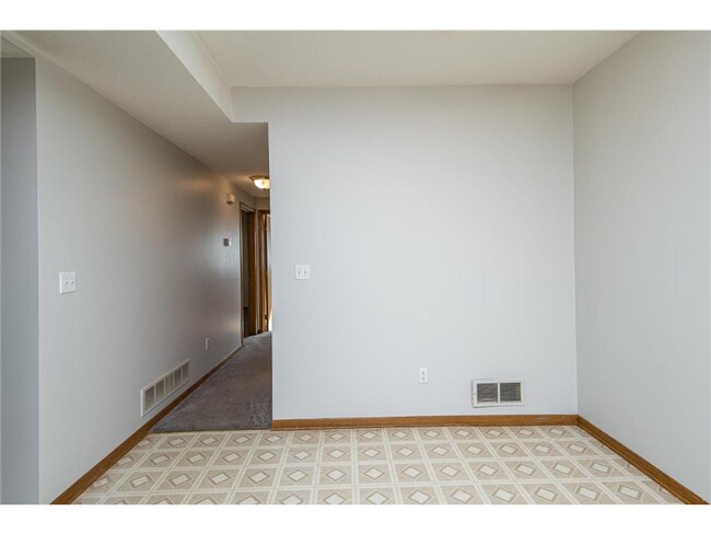 Building Photo - 117 21st St SE