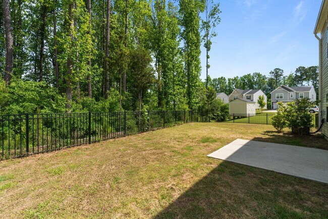 Building Photo - 205 Abercorn Wy