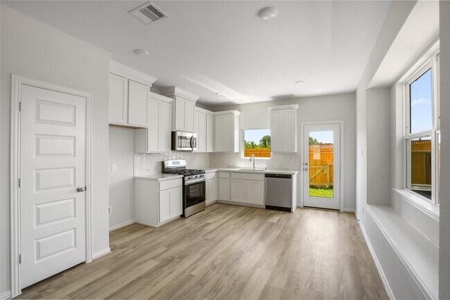 Building Photo - 27935 Western Crk Ct