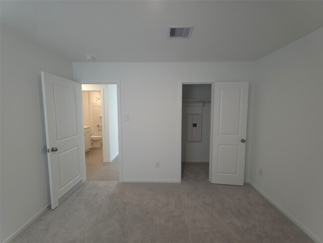 Building Photo - 26710 Sunrise Dr